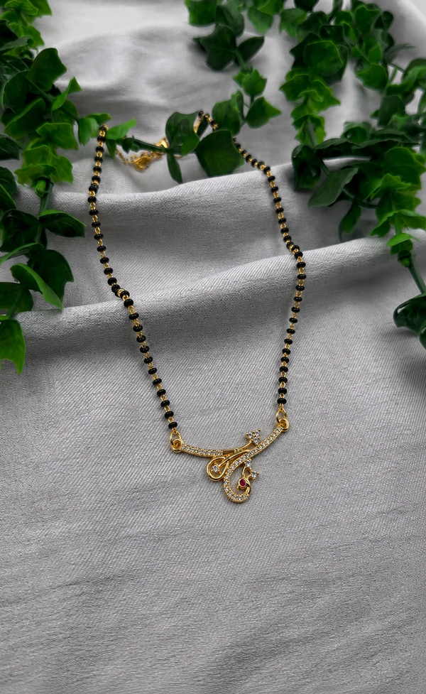 Mangamta Delicate Floral Swirl Motif Short Mangalsutra