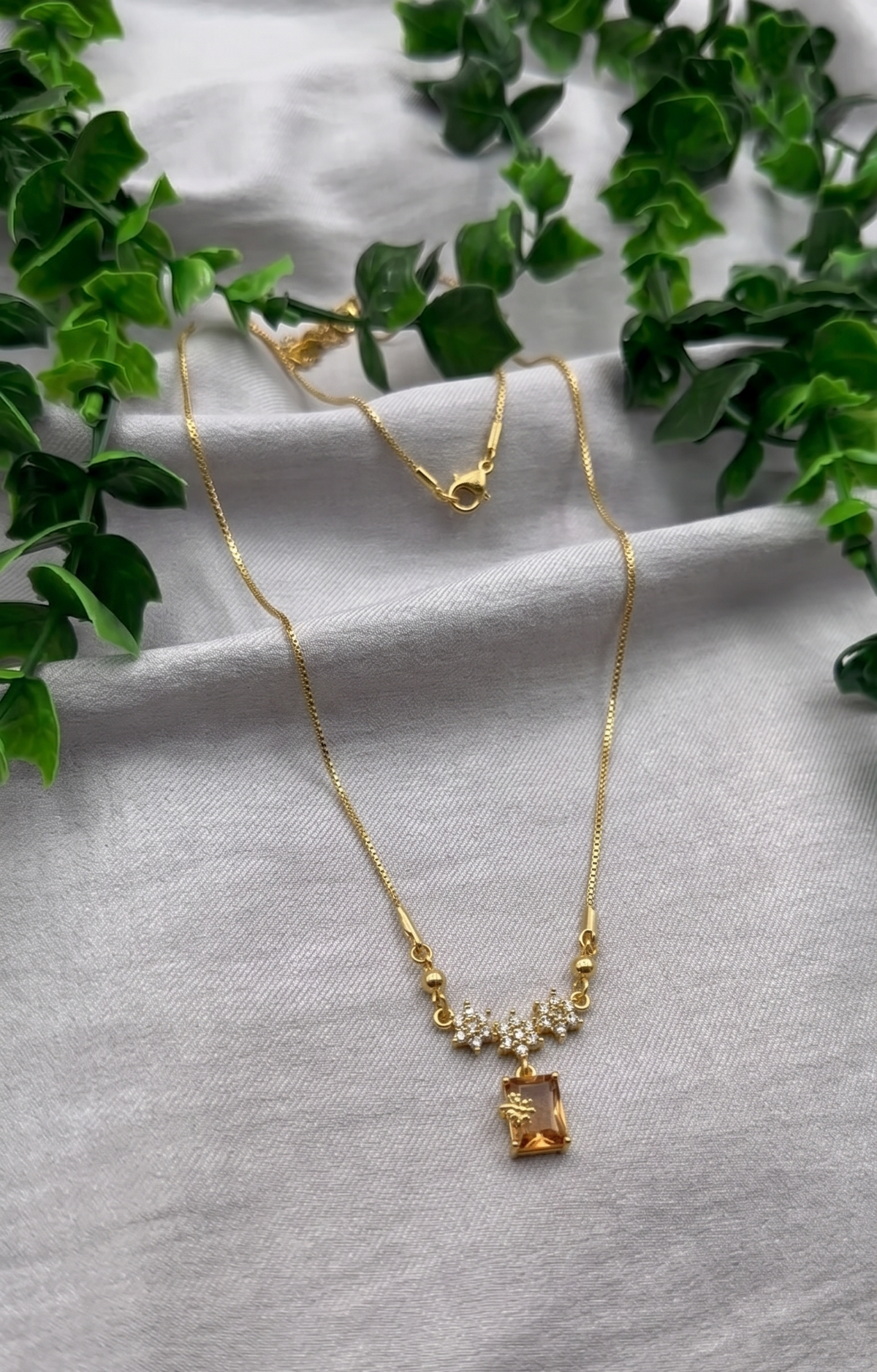 Mangamta Rectangular Amber Stone Floral Accent Imitation Necklace