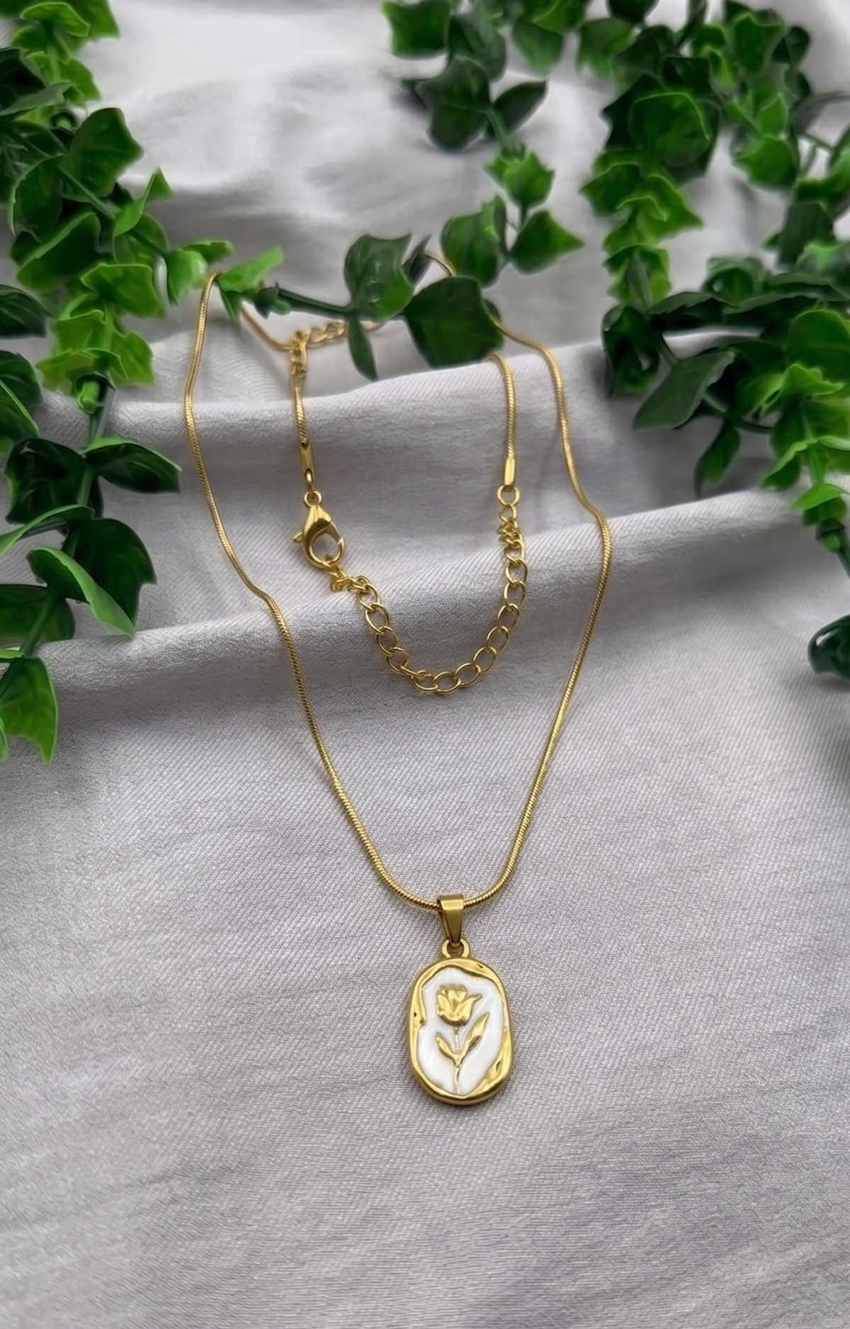 Mangamta Embossed Rose Oval Medallion Imitation Pendant Necklace