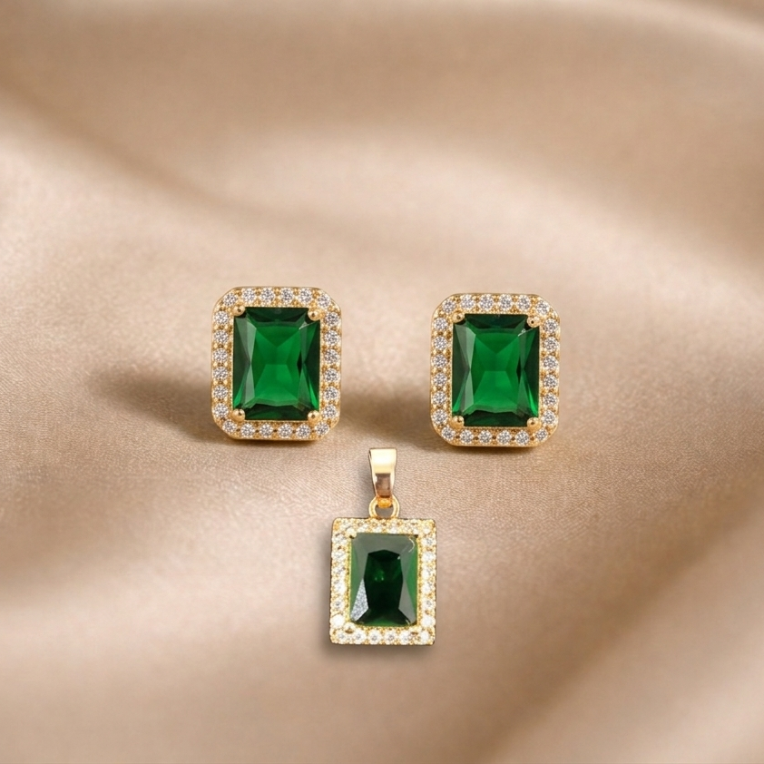 Mangamta Green Stone Pendant Set