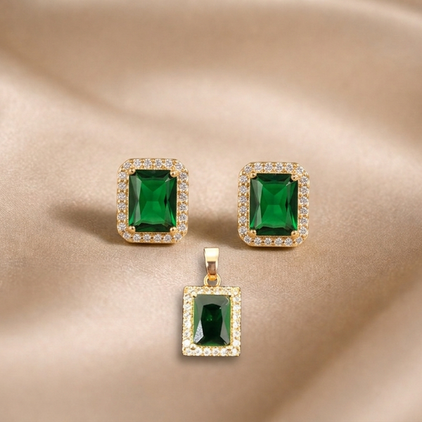 Mangamta Green Stone Pendant Set