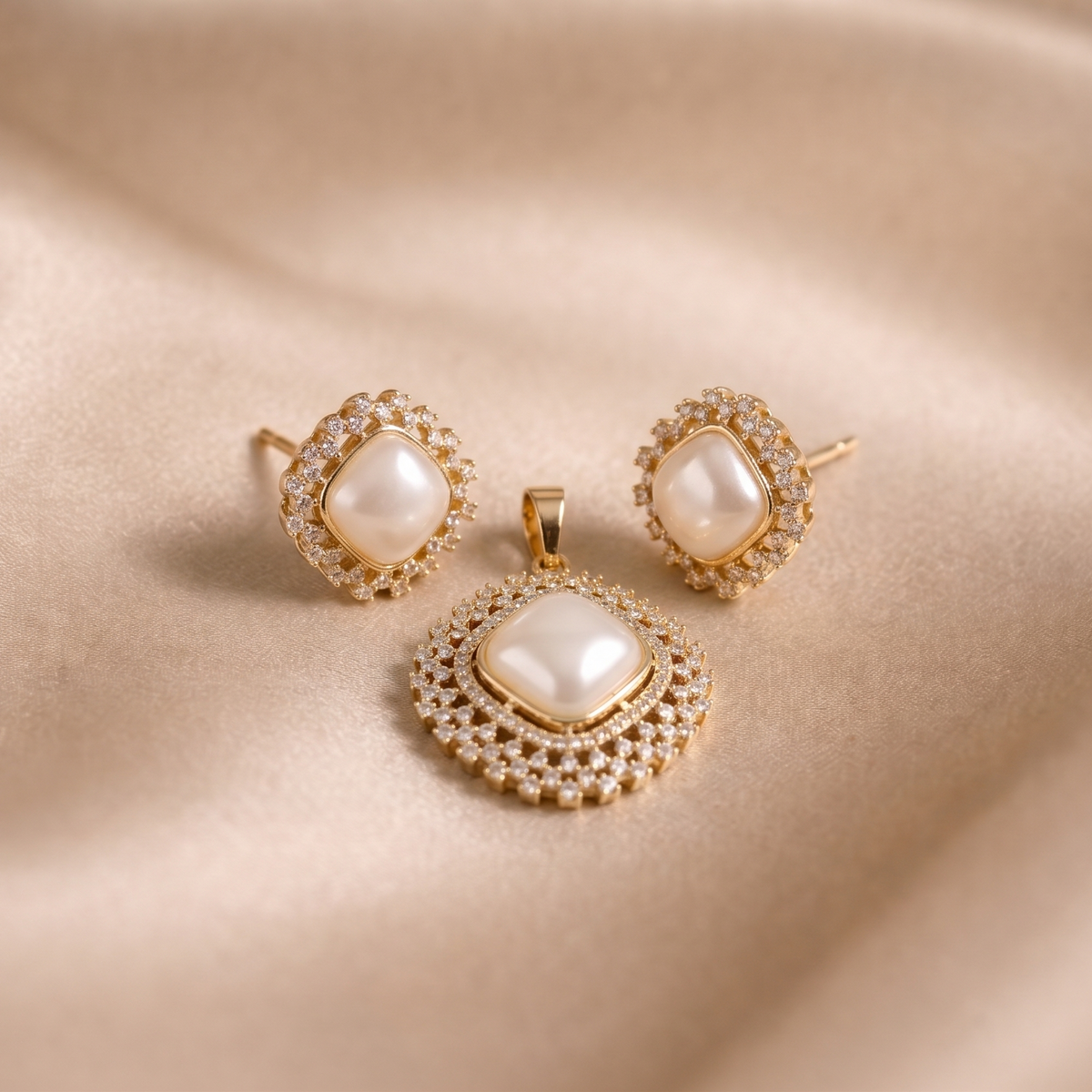 Pearl-Look Square Pendant Set